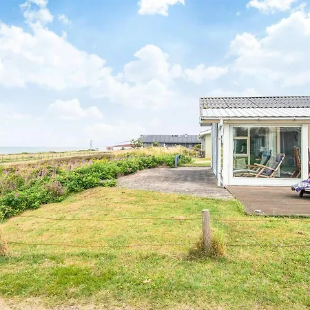 4 Person In Glesborg